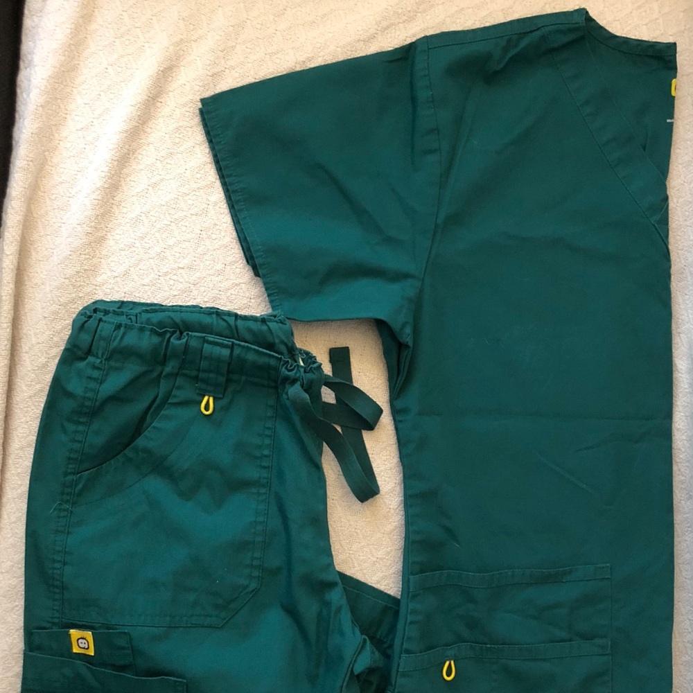 WonderWink Hunter Green Scrubs Top & Pant Set